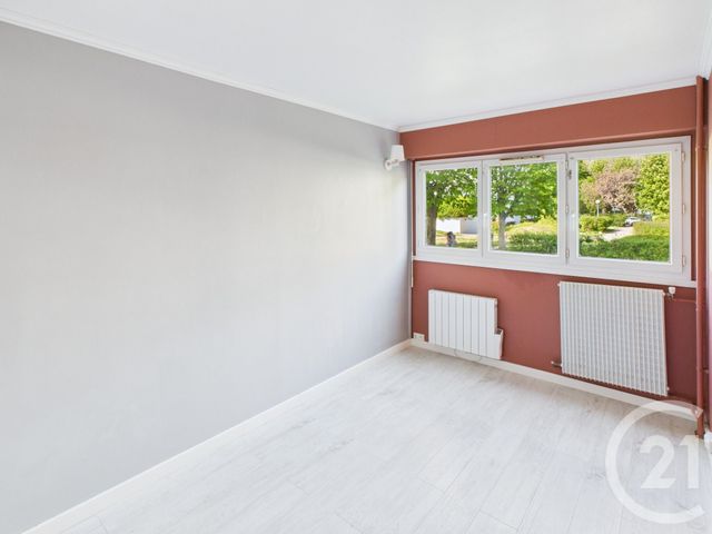 Appartement F4 à vendre - 4 pièces - 81.27 m2 - TRAPPES - 78 - ILE-DE-FRANCE - Century 21 Asf Immo