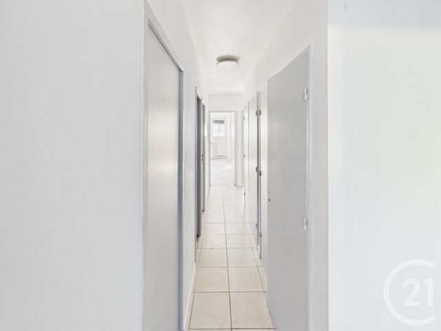 Appartement F4 à vendre - 4 pièces - 81.27 m2 - TRAPPES - 78 - ILE-DE-FRANCE - Century 21 Asf Immo