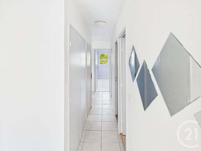 Appartement F4 à vendre - 4 pièces - 81.27 m2 - TRAPPES - 78 - ILE-DE-FRANCE - Century 21 Asf Immo