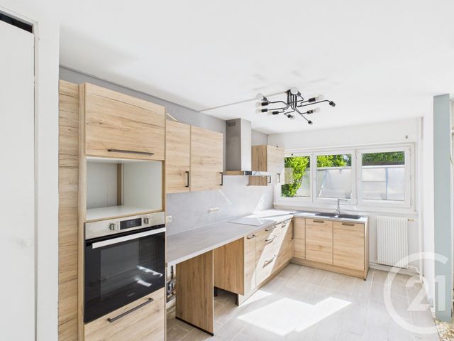 Appartement F4 à vendre - 4 pièces - 81.27 m2 - TRAPPES - 78 - ILE-DE-FRANCE - Century 21 Asf Immo