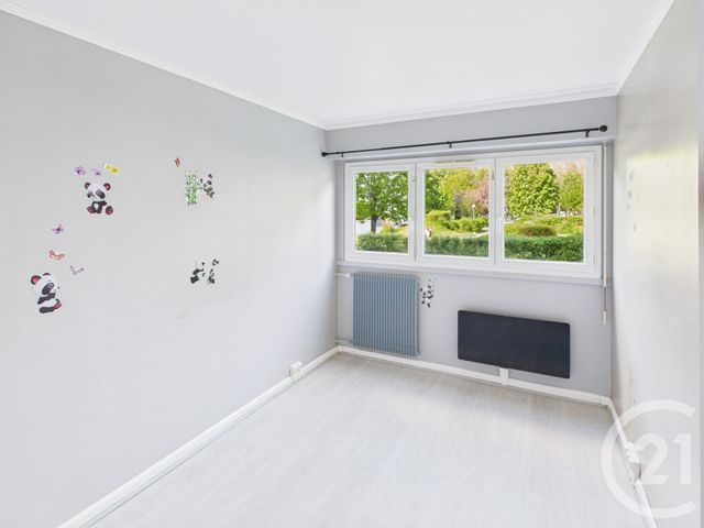 Appartement F4 à vendre - 4 pièces - 81.27 m2 - TRAPPES - 78 - ILE-DE-FRANCE - Century 21 Asf Immo