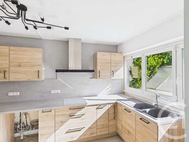 Appartement F4 à vendre - 4 pièces - 81.27 m2 - TRAPPES - 78 - ILE-DE-FRANCE - Century 21 Asf Immo