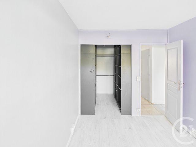 Appartement F4 à vendre - 4 pièces - 81.27 m2 - TRAPPES - 78 - ILE-DE-FRANCE - Century 21 Asf Immo