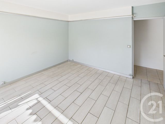 Appartement F4 à vendre - 4 pièces - 81.27 m2 - TRAPPES - 78 - ILE-DE-FRANCE - Century 21 Asf Immo