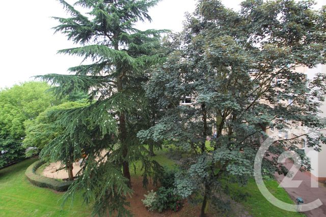 Appartement F4 à vendre - 4 pièces - 67.91 m2 - TRAPPES - 78 - ILE-DE-FRANCE - Century 21 Asf Immo