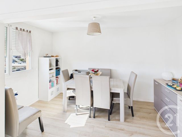 Appartement F4 à vendre - 4 pièces - 67.91 m2 - TRAPPES - 78 - ILE-DE-FRANCE - Century 21 Asf Immo