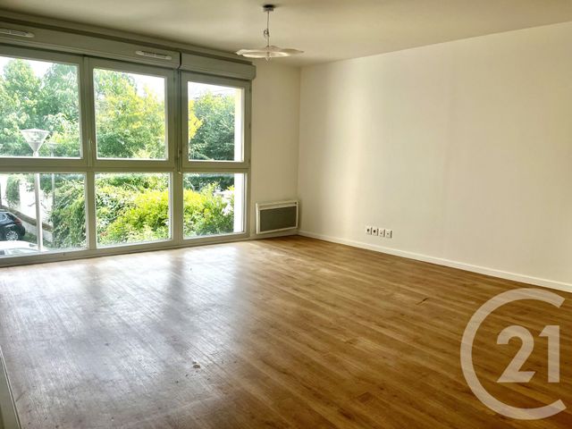 Appartement F3 à louer - 3 pièces - 58.43 m2 - TRAPPES - 78 - ILE-DE-FRANCE - Century 21 Asf Immo