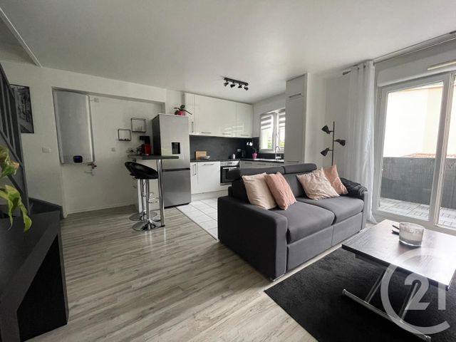 Appartement F3 à louer - 3 pièces - 49.1 m2 - ROISSY EN BRIE - 77 - ILE-DE-FRANCE - Century 21 Asf Immo