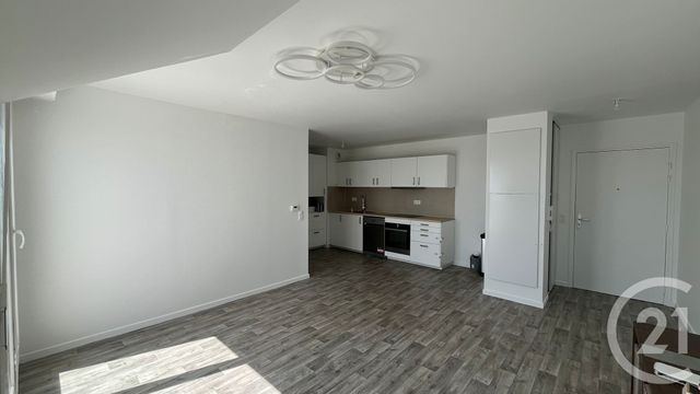 Appartement F3 à louer - 3 pièces - 58.8 m2 - TRAPPES - 78 - ILE-DE-FRANCE - Century 21 Asf Immo