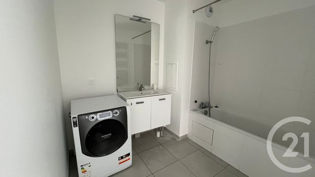 Appartement F3 à louer - 3 pièces - 58.8 m2 - TRAPPES - 78 - ILE-DE-FRANCE - Century 21 Asf Immo
