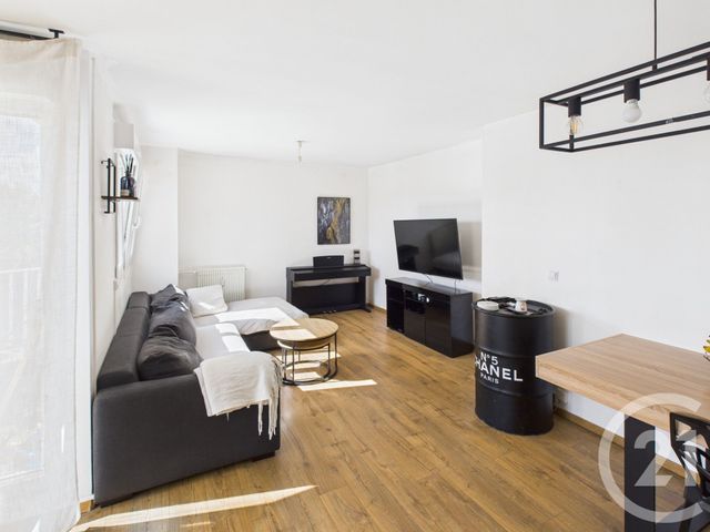 Afficher la photo en grand Appartement F3 à vendre - 3 pièces - 90.0 m2 - TRAPPES - 78 - ILE-DE-FRANCE - Century 21 Asf Immo