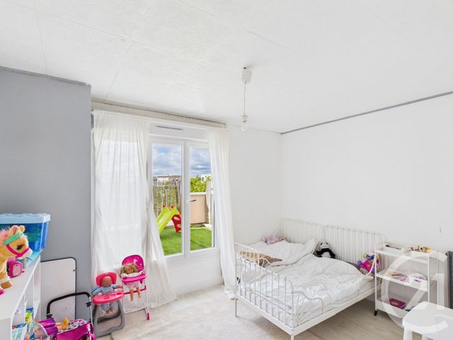 Afficher la photo en grand Appartement F3 à vendre - 3 pièces - 90.0 m2 - TRAPPES - 78 - ILE-DE-FRANCE - Century 21 Asf Immo