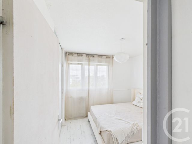 Afficher la photo en grand Appartement F3 à vendre - 3 pièces - 90.0 m2 - TRAPPES - 78 - ILE-DE-FRANCE - Century 21 Asf Immo