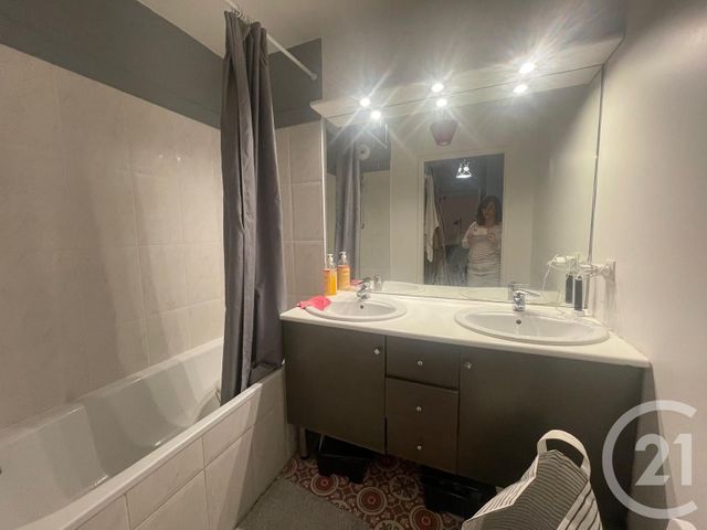 Appartement F3 à louer - 3 pièces - 58.0 m2 - TRAPPES - 78 - ILE-DE-FRANCE - Century 21 Asf Immo