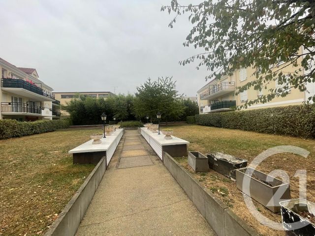 Appartement F3 à louer - 3 pièces - 58.0 m2 - TRAPPES - 78 - ILE-DE-FRANCE - Century 21 Asf Immo