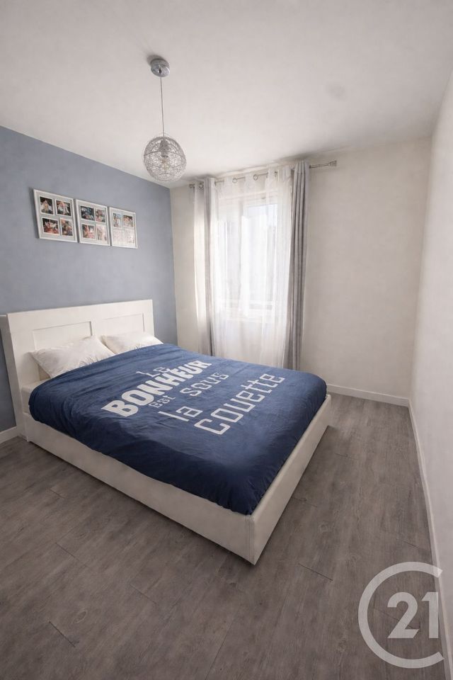 Appartement F3 à vendre - 3 pièces - 60.0 m2 - TRAPPES - 78 - ILE-DE-FRANCE - Century 21 Asf Immo