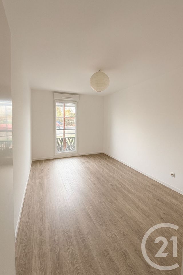 Appartement T4 à vendre - 4 pièces - 75.0 m2 - TRAPPES - 78 - ILE-DE-FRANCE - Century 21 Asf Immo
