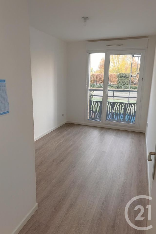 Appartement T4 à vendre - 4 pièces - 75.0 m2 - TRAPPES - 78 - ILE-DE-FRANCE - Century 21 Asf Immo