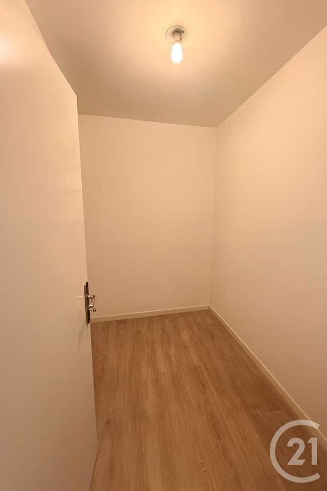 Appartement T4 à vendre - 4 pièces - 75.0 m2 - TRAPPES - 78 - ILE-DE-FRANCE - Century 21 Asf Immo