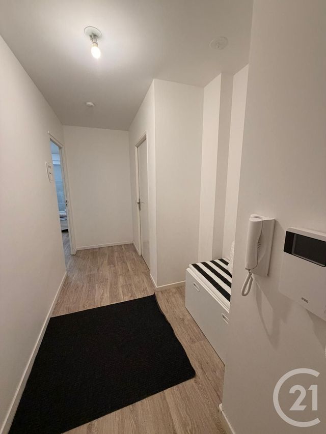 Appartement T4 à vendre - 4 pièces - 75.0 m2 - TRAPPES - 78 - ILE-DE-FRANCE - Century 21 Asf Immo