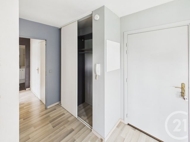 Appartement F3 à vendre - 3 pièces - 61.0 m2 - TRAPPES - 78 - ILE-DE-FRANCE - Century 21 Asf Immo