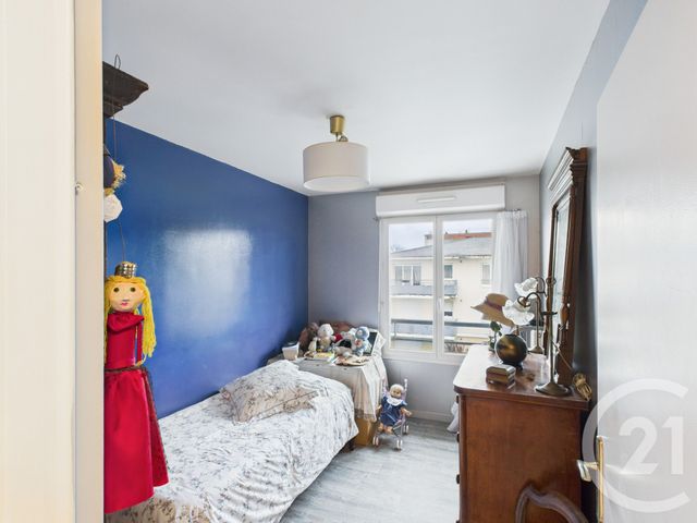 Appartement F3 à vendre - 3 pièces - 61.0 m2 - TRAPPES - 78 - ILE-DE-FRANCE - Century 21 Asf Immo