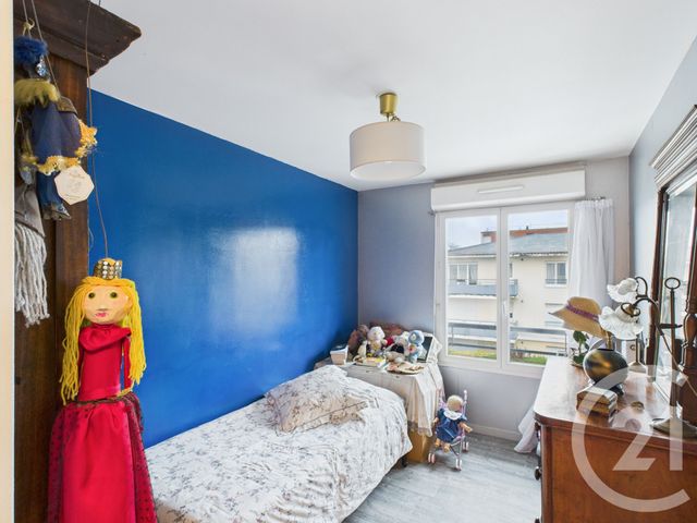 Appartement F3 à vendre - 3 pièces - 61.0 m2 - TRAPPES - 78 - ILE-DE-FRANCE - Century 21 Asf Immo