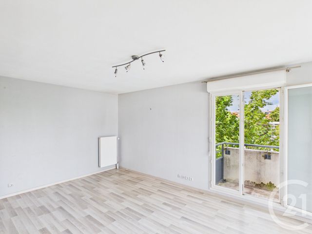 Appartement F3 à vendre - 3 pièces - 61.0 m2 - TRAPPES - 78 - ILE-DE-FRANCE - Century 21 Asf Immo