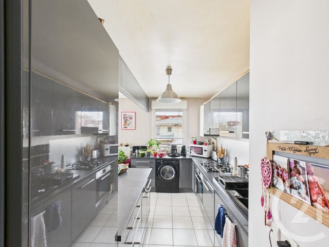 Appartement F3 à vendre - 3 pièces - 61.0 m2 - TRAPPES - 78 - ILE-DE-FRANCE - Century 21 Asf Immo