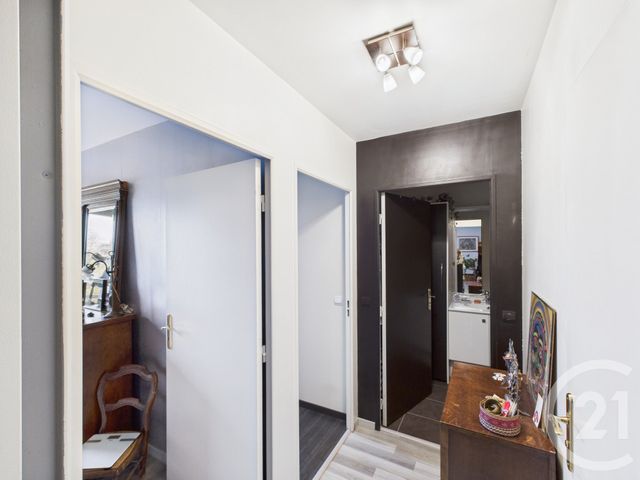 Appartement F3 à vendre - 3 pièces - 61.0 m2 - TRAPPES - 78 - ILE-DE-FRANCE - Century 21 Asf Immo