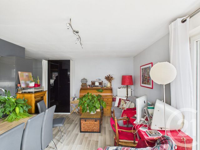 Appartement F3 à vendre - 3 pièces - 61.0 m2 - TRAPPES - 78 - ILE-DE-FRANCE - Century 21 Asf Immo