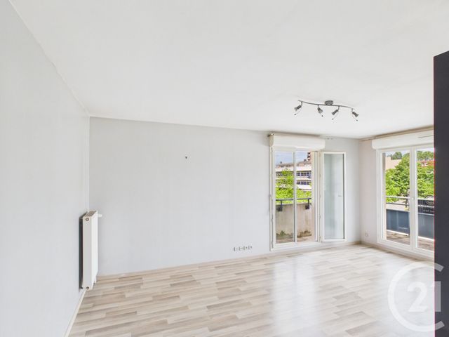 Appartement F3 à vendre - 3 pièces - 61.0 m2 - TRAPPES - 78 - ILE-DE-FRANCE - Century 21 Asf Immo