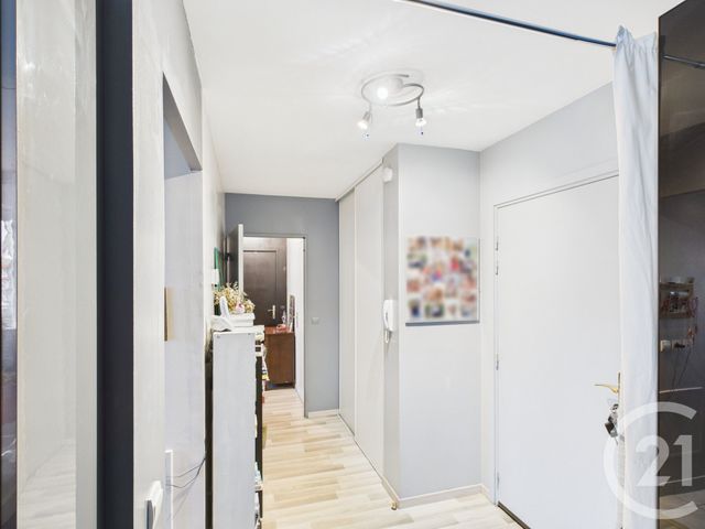 Appartement F3 à vendre - 3 pièces - 61.0 m2 - TRAPPES - 78 - ILE-DE-FRANCE - Century 21 Asf Immo