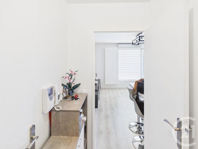 Appartement F2 à vendre - 2 pièces - 41.0 m2 - TRAPPES - 78 - ILE-DE-FRANCE - Century 21 Asf Immo