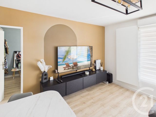 Appartement F2 à vendre - 2 pièces - 41.0 m2 - TRAPPES - 78 - ILE-DE-FRANCE - Century 21 Asf Immo