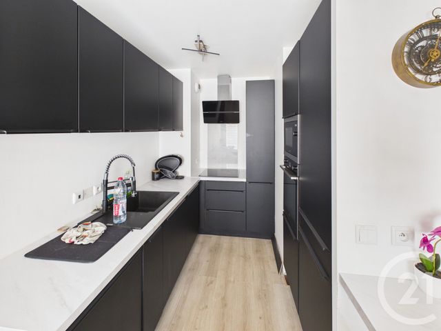 Appartement F2 à vendre - 2 pièces - 41.0 m2 - TRAPPES - 78 - ILE-DE-FRANCE - Century 21 Asf Immo