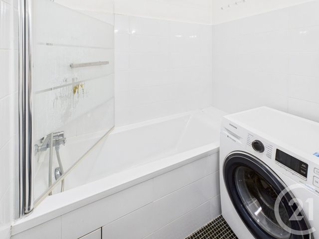 Appartement T2 à vendre - 2 pièces - 43.0 m2 - TRAPPES - 78 - ILE-DE-FRANCE - Century 21 Asf Immo