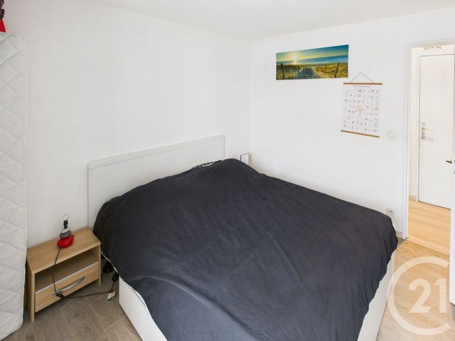 Appartement T4 à vendre - 4 pièces - 76.0 m2 - TRAPPES - 78 - ILE-DE-FRANCE - Century 21 Asf Immo