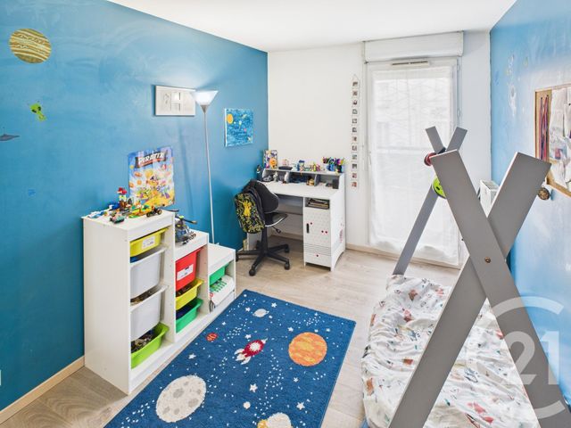 Appartement T4 à vendre - 4 pièces - 76.0 m2 - TRAPPES - 78 - ILE-DE-FRANCE - Century 21 Asf Immo