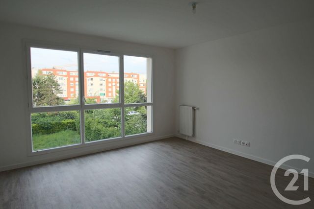 Appartement F2 à louer - 2 pièces - 45.4 m2 - TRAPPES - 78 - ILE-DE-FRANCE - Century 21 Asf Immo