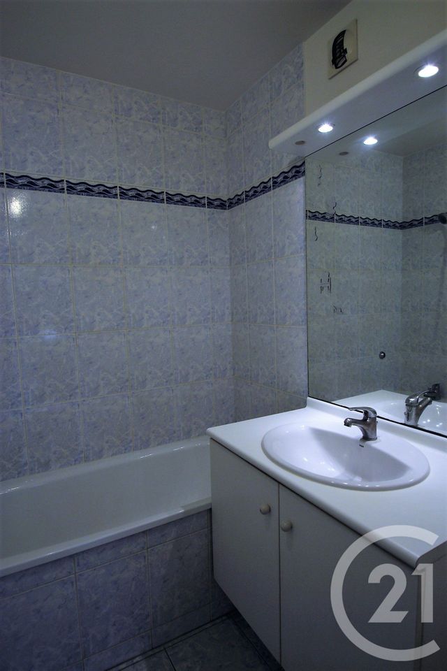 Appartement F2 à vendre - 2 pièces - 35.0 m2 - TRAPPES - 78 - ILE-DE-FRANCE - Century 21 Asf Immo