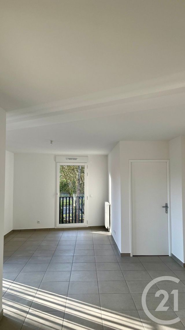 Appartement F2 bis à louer - 2 pièces - 51.0 m2 - MONTIGNY LE BRETONNEUX - 78 - ILE-DE-FRANCE - Century 21 Asf Immo