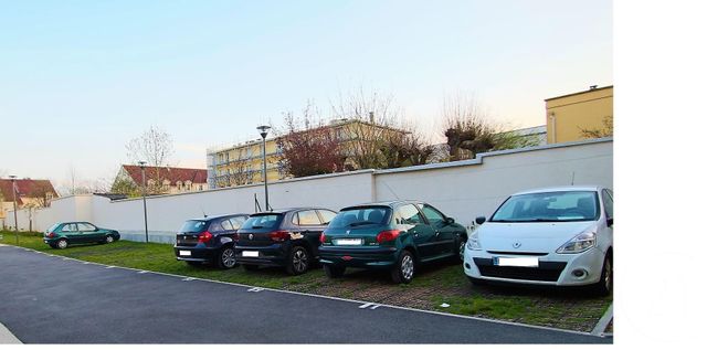 parking à louer - 5.0 m2 - TRAPPES - 78 - ILE-DE-FRANCE - Century 21 Asf Immo