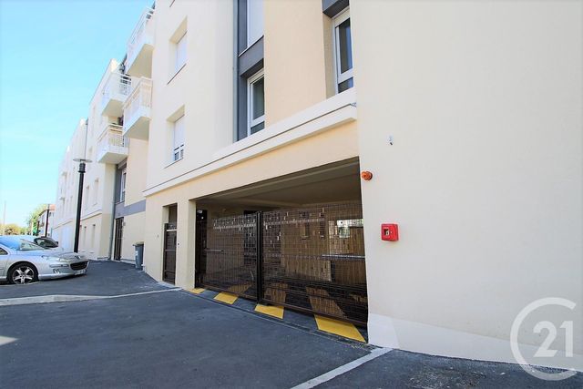parking à louer - 5.0 m2 - TRAPPES - 78 - ILE-DE-FRANCE - Century 21 Asf Immo