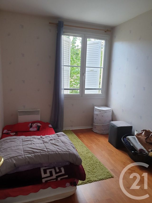 Appartement T3 à louer - 3 pièces - 56.4 m2 - TRAPPES - 78 - ILE-DE-FRANCE - Century 21 Asf Immo