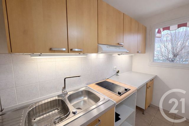 Appartement F3 à vendre - 3 pièces - 57.0 m2 - TRAPPES - 78 - ILE-DE-FRANCE - Century 21 Asf Immo