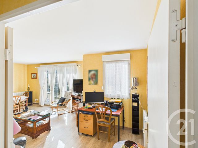 Appartement F3 à vendre - 3 pièces - 67.0 m2 - TRAPPES - 78 - ILE-DE-FRANCE - Century 21 Asf Immo