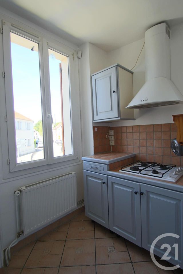 Appartement Studio à louer - 1 pièce - 25.73 m2 - TRAPPES - 78 - ILE-DE-FRANCE - Century 21 Asf Immo