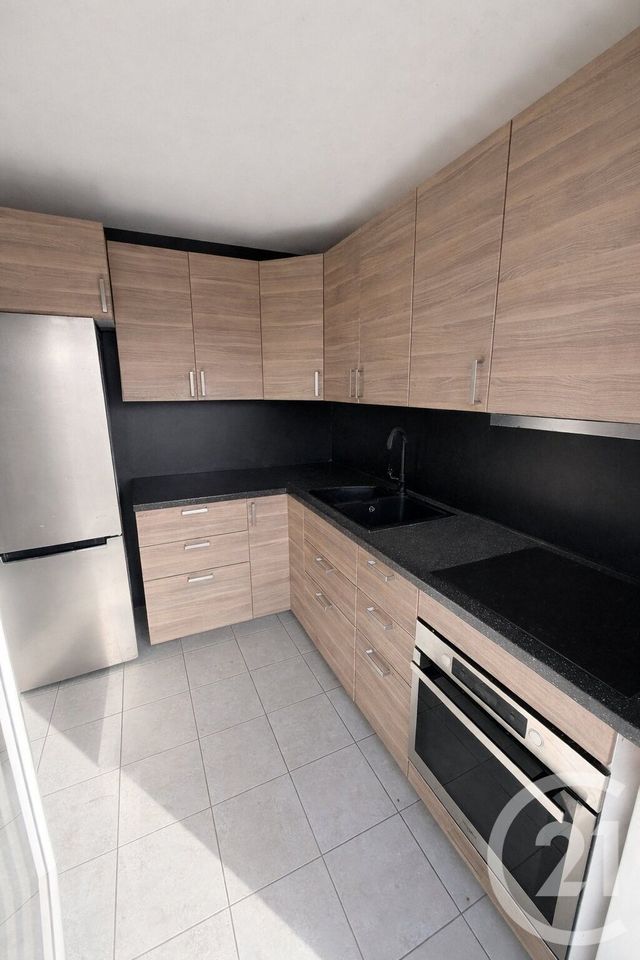 Appartement T4 à vendre - 4 pièces - 75.0 m2 - TRAPPES - 78 - ILE-DE-FRANCE - Century 21 Asf Immo