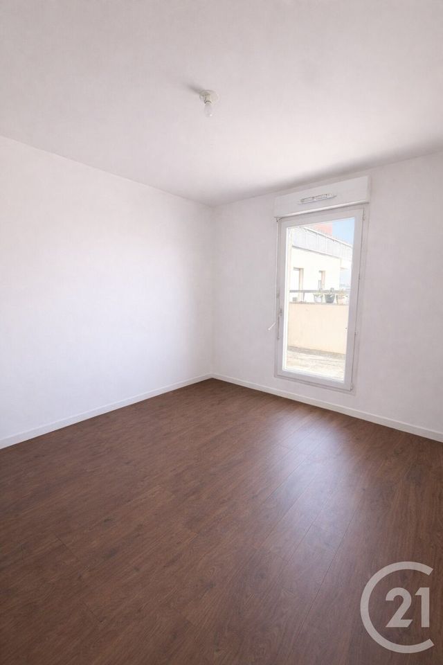 Appartement T4 à vendre - 4 pièces - 75.0 m2 - TRAPPES - 78 - ILE-DE-FRANCE - Century 21 Asf Immo